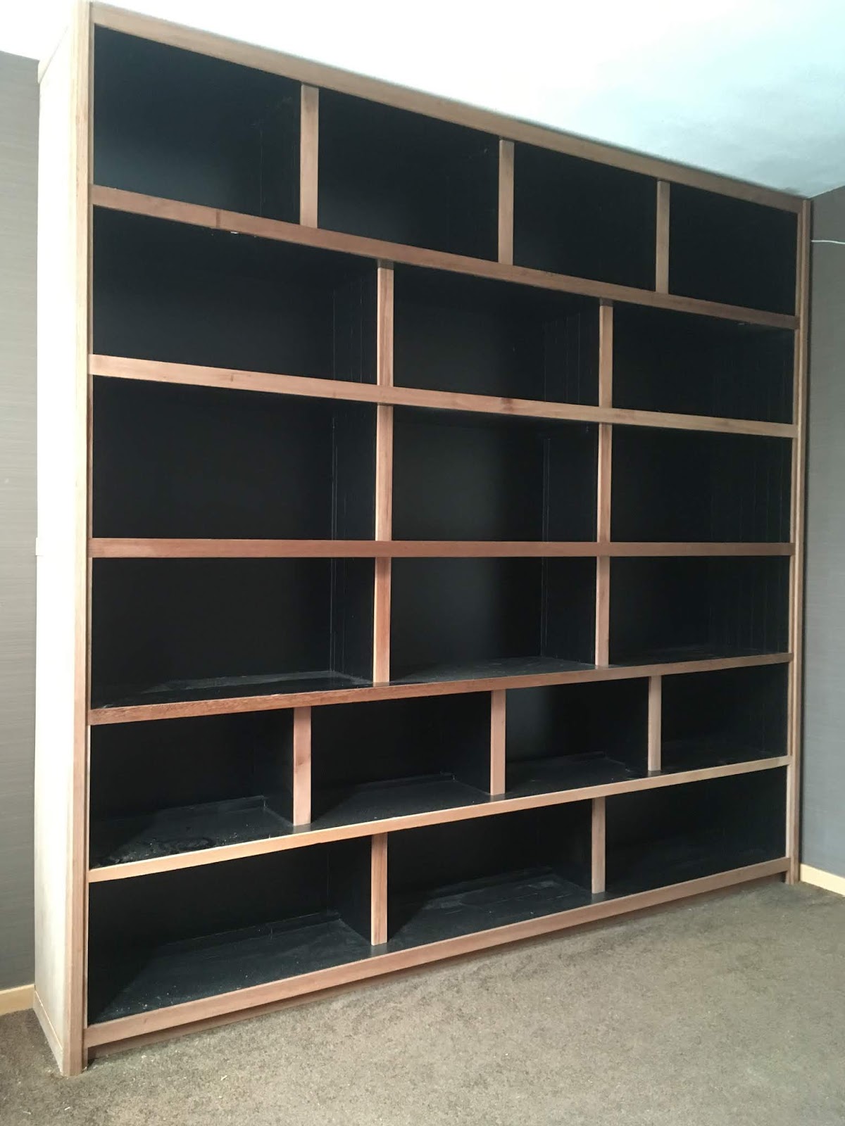 The bookshelf finished, ready to be rinsed and filled with books